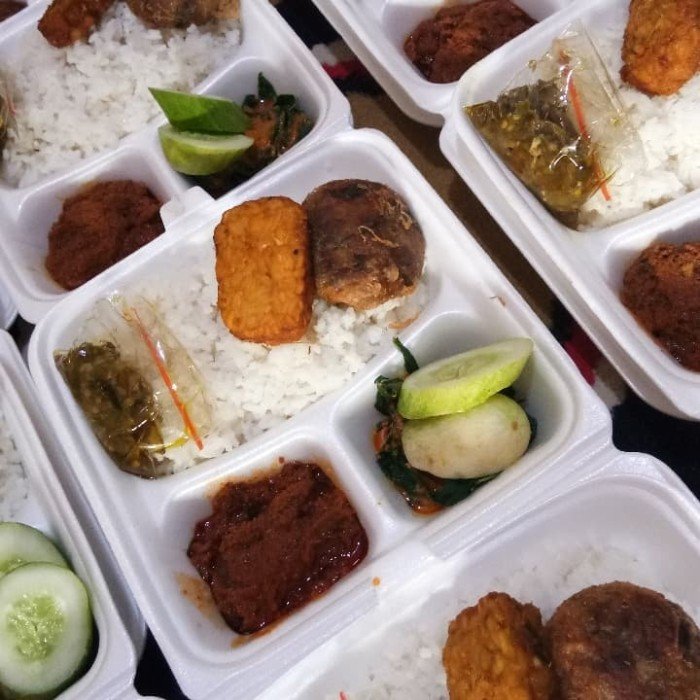 Paket Nasi Padang untuk Acara Khitanan: Sajian Spesial untuk Tamu