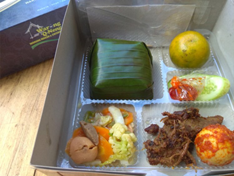 Paket Nasi Padang Klasik untuk Acara Tradisional