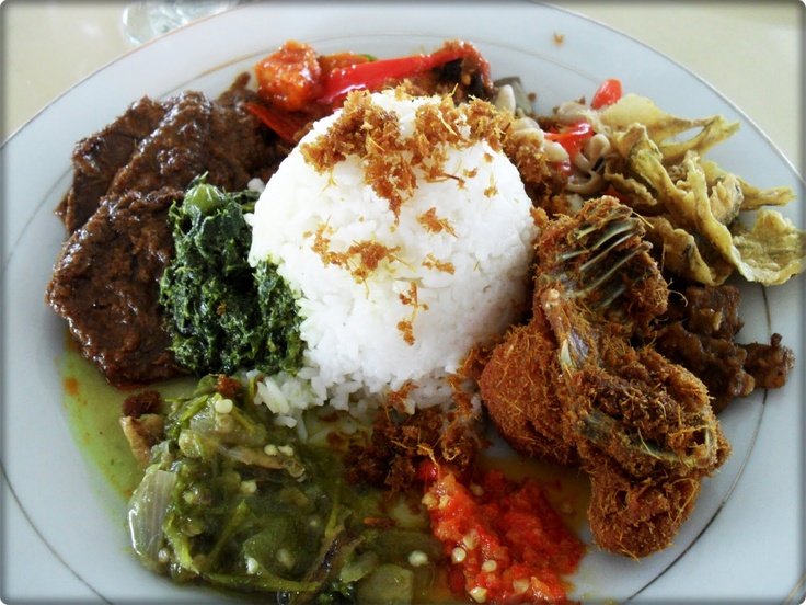 Paket Nasi Padang untuk Acara Ibadah: Menu Sehat dan Lezat