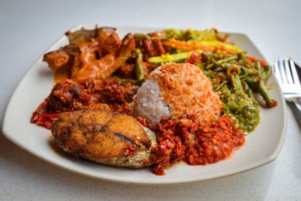 Paket Nasi Padang untuk Acara Hari Besar Nasional