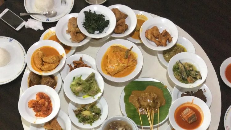 Cita Rasa Nusantara di Sepiring Nasi Padang