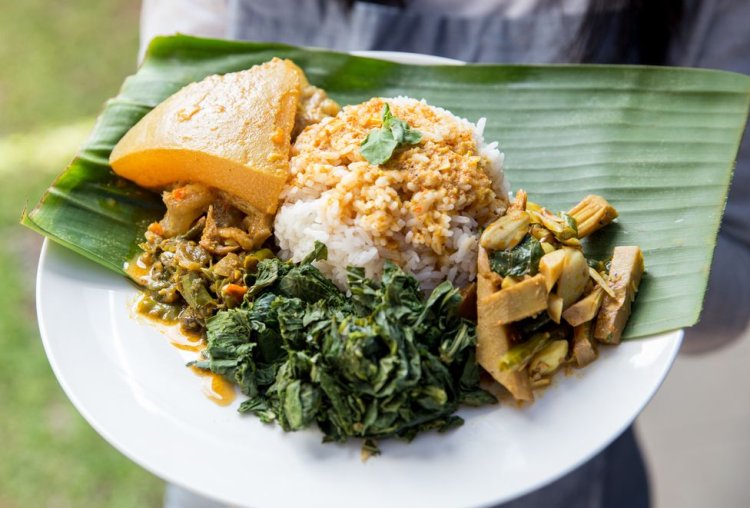 10 Paket Nasi Padang Terlaris dan Favorit di Indonesia