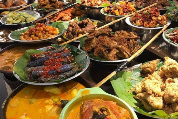 Masakan Padang Tradisional atau Modern: Pilihan Catering Anda