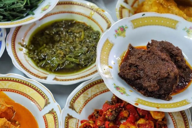 Pilihan Paket Hemat Nasi Padang yang Wajib Dicoba