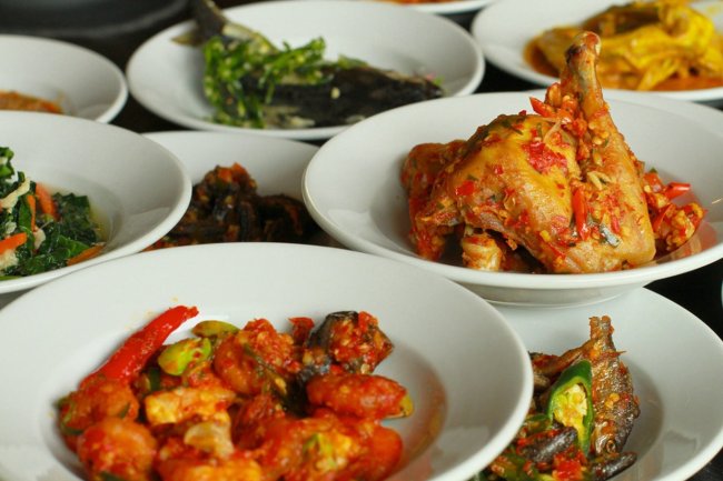 Nasi Padang Harga Murah, Kualitas Tetap Juara!