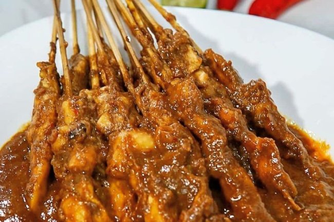 Sate Madura: Keunikan dan Keistimewaan dalam Setiap Tusukan