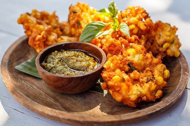 Perkedel Jagung: Makanan Kecil yang Terkenal di Indonesia