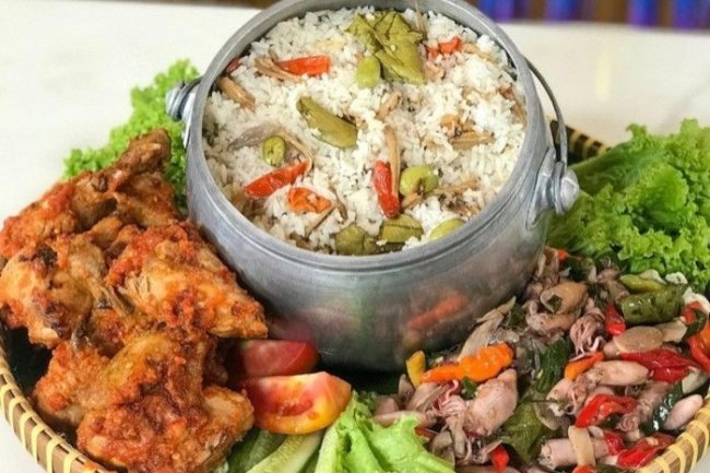 Nasi Liwet: Makanan Tradisional yang Menghimpun Keluarga