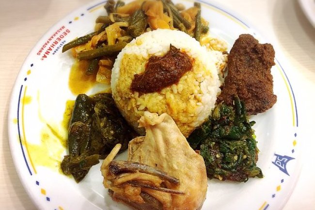 Tips Memilih Paket Hemat Nasi Padang yang Paling Menguntungkan