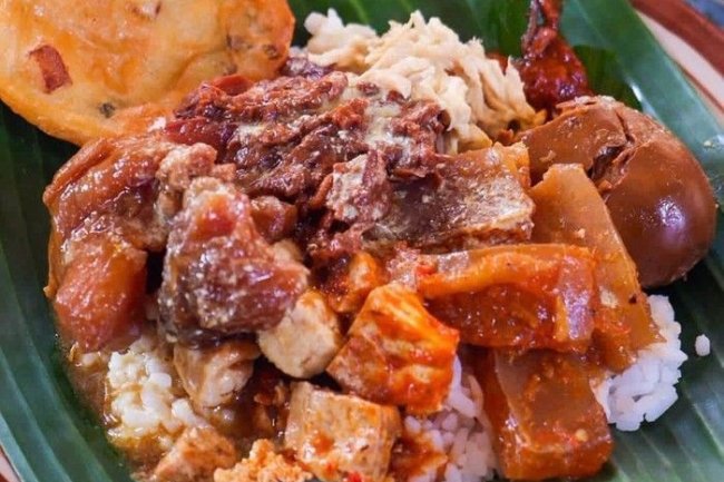 Sejarah Nasi Gudeg: Makanan Legendaris dari Yogyakarta