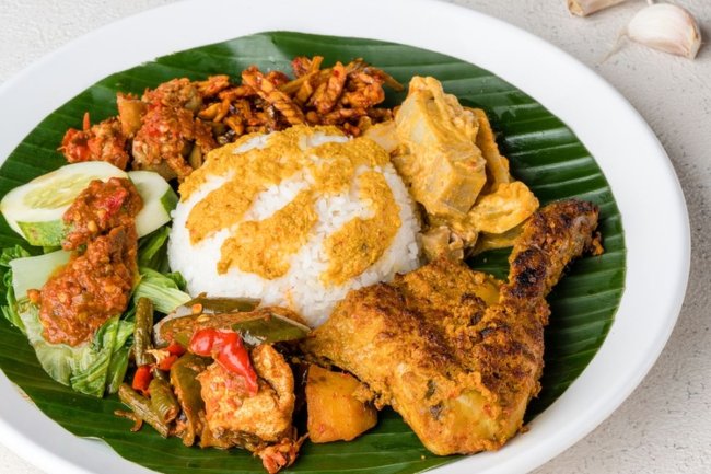Trik Menyajikan Paket Hemat Nasi Padang Agar Terlihat Lebih Mewah
