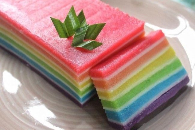 Kue Lapis: Makanan Tradisional dengan Warna yang Memikat