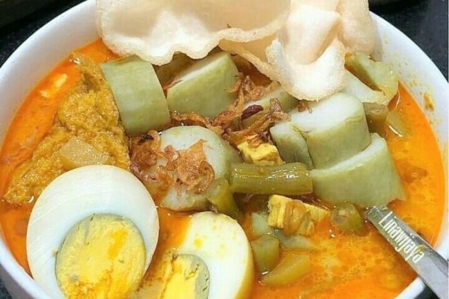 Sejarah Makanan Tradisional Betawi: Ketupat dan Semur