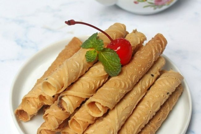 Kue Semprong: Kue Kering Khas Batavia dengan Rasa Gurih