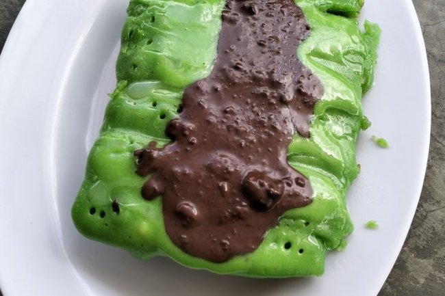 Kue Pancong: Jajanan Pasar yang Menyegarkan