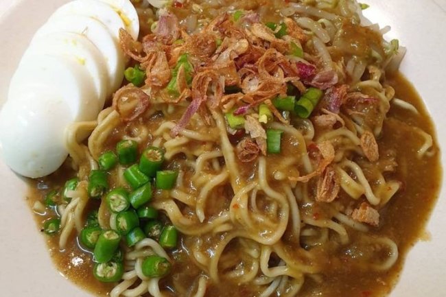 Nikmatnya Mie Lendir: Hidangan Khas Maluku yang Menggoda