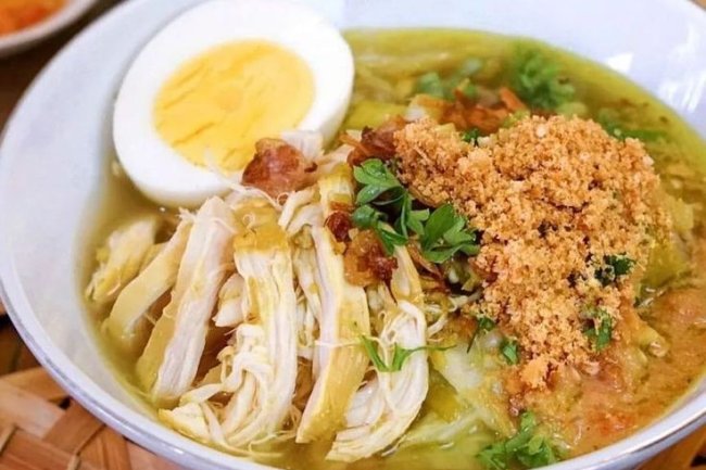 Soto Lamongan: Sup Khas Lamongan yang Kaya Bumbu dan Lezat