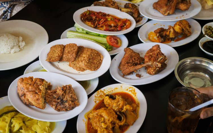 Paket Hemat Nasi Padang: Solusi Makan Enak Tanpa Boros