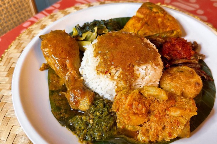 Tren Paket Hemat Nasi Padang di Kalangan Milenial