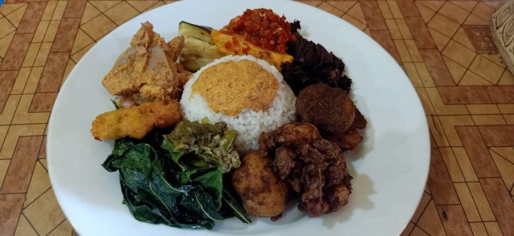 Paket Hemat Nasi Padang vs. Fast Food: Mana yang Lebih Menguntungkan?