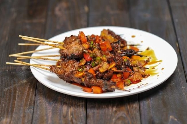 Sate Lidah: Sate dengan Daging Lidah yang Lembut