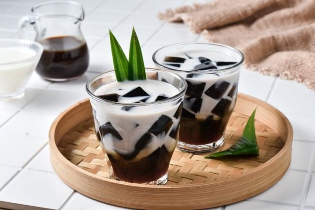 Cincau Hitam: Minuman Segar yang Populer di Indonesia