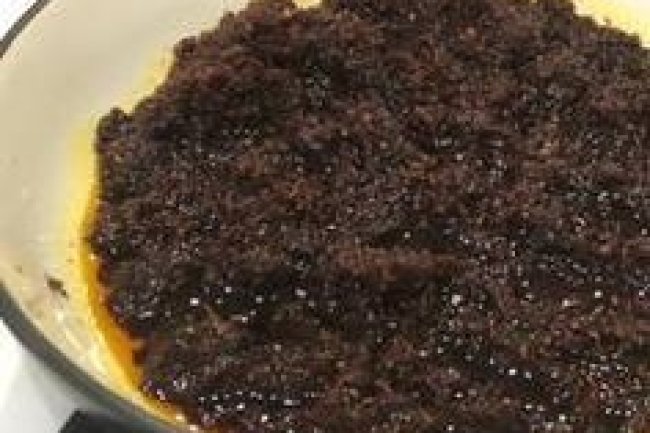 Sambal Hitam Kalimantan: Pedas dan Menggugah Selera