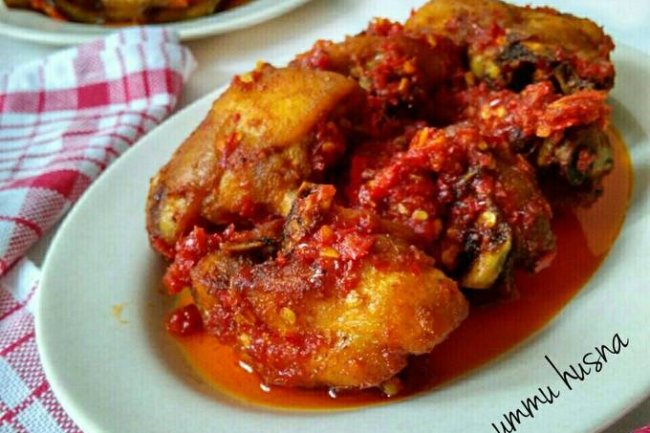 Resep Ayam Cabai Merah Khas Padang yang Menggugah Selera