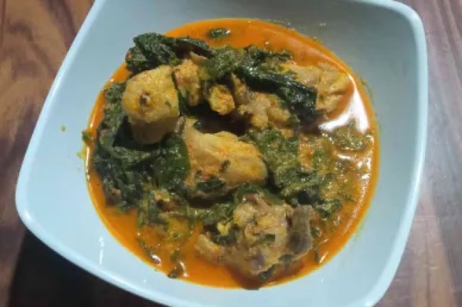 Ayam Gulai Daun Singkong: Sajian Lengkap yang Penuh Gizi