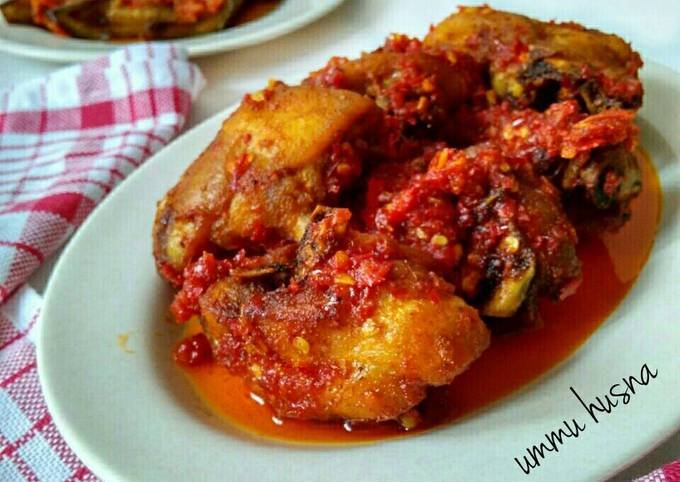 Resep Ayam Cabai Merah Khas Padang yang Menggugah Selera