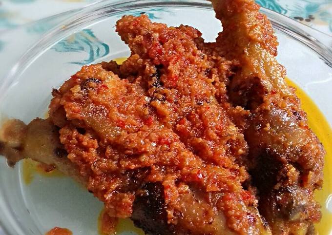 Ayam Bakar Sambal Balado: Perpaduan Ayam dan Pedas yang Menggiurkan