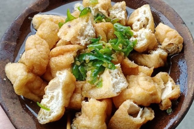 Tahu Gejrot Cirebon: Perpaduan Pedas, Asam, dan Manis
