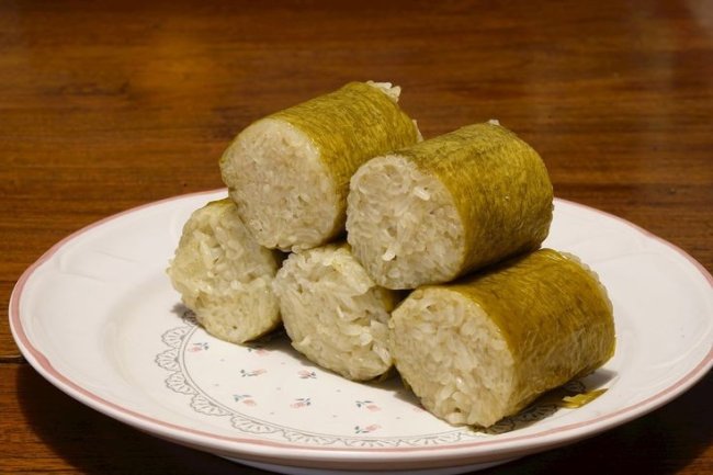 Nasi Jaha Manado: Nasi Tradisional dalam Bambu yang Wangi