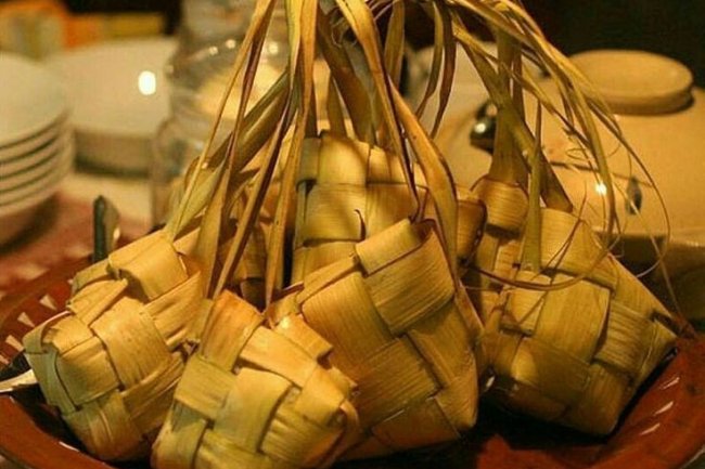 Ketupat Lebaran: Filosofi dan Tradisi dalam Balutan Daun