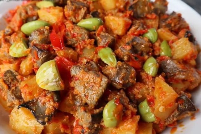Sambal Goreng Ati: Menu Pendamping yang Menggoda