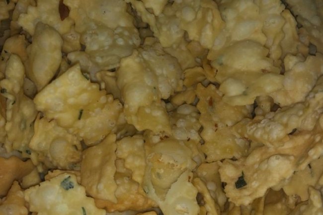 Keripik Bawang Ramadan: Camilan Khas yang Jadi Tradisi