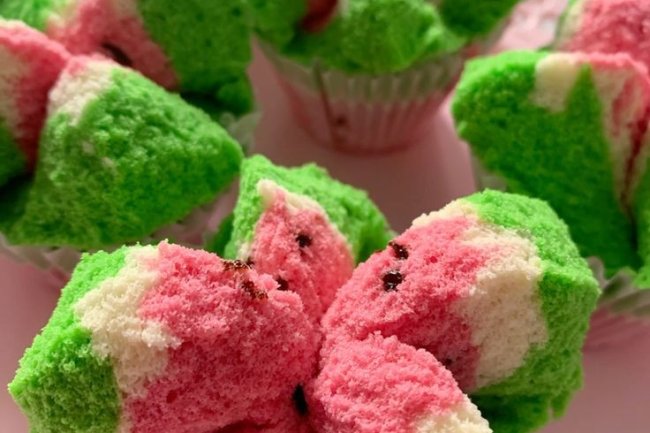 Bolu Kukus Mekar: Kue Ceria di Tengah Keluarga Berbuka