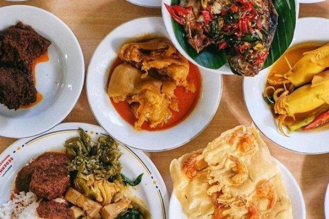 Menu Padang yang Populer di Kalangan Wisatawan
