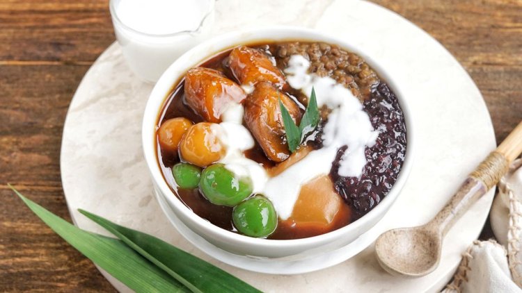 Bubur Kampiun: Penutup Manis dalam Catering Padang