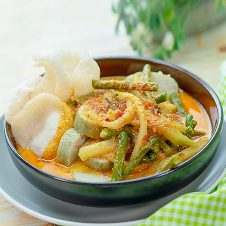 Katupek Sayur: Menu Sarapan dalam Paket Catering Pagi