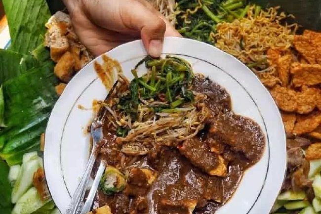 Vegetarian Version: Rujak Cingur Tanpa Cingur, Bisakah?