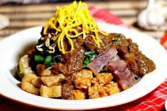 Manfaat Buah dan Sayur dalam Rujak Cingur untuk Pencernaan