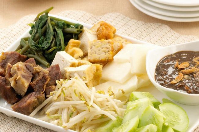 Festival Rujak Cingur: Menikmati Keberagaman Rasa di Jawa Timur