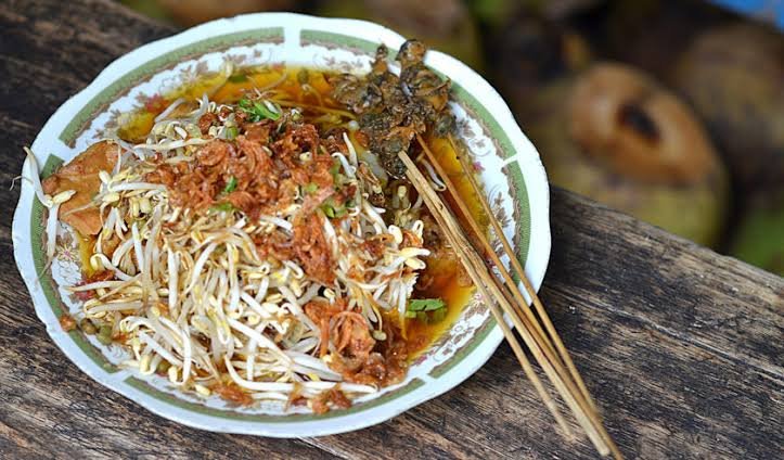 Bedanya Lontong Balap Surabaya dan Sidoarjo, Mana Favoritmu?