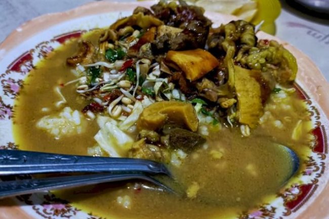 Nasi Becek, Sajian Legendaris yang Menggugah Selera