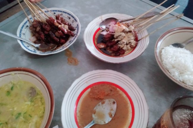 Bagaimana Nasi Becek Bisa Bertahan di Tengah Gempuran Kuliner Modern?