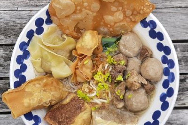 Dari Pedagang Kaki Lima hingga Restoran, Perjalanan Bakso Malang