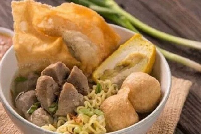 Bakso Malang dan Keunikan Kerupuk Pangsitnya