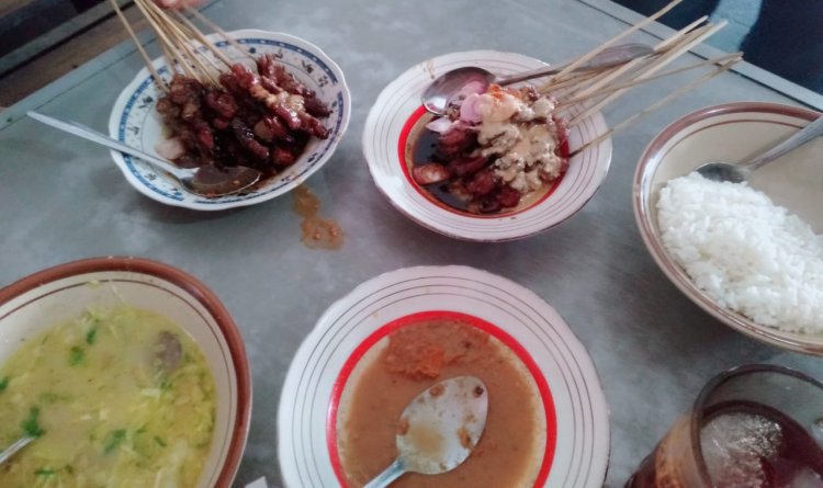 Bagaimana Nasi Becek Bisa Bertahan di Tengah Gempuran Kuliner Modern?