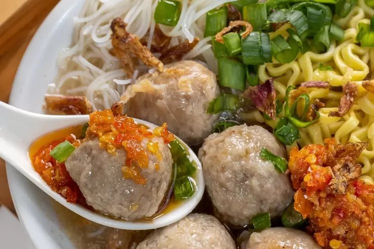 Perpaduan Rasa dan Tekstur dalam Semangkuk Bakso Malang